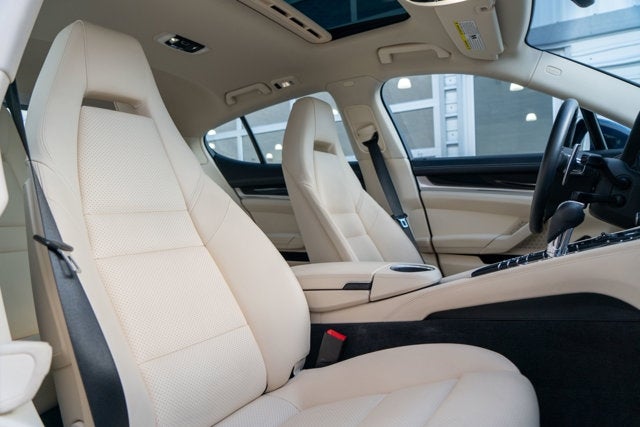 2015 Porsche Panamera 4