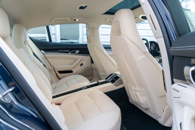 2015 Porsche Panamera 4