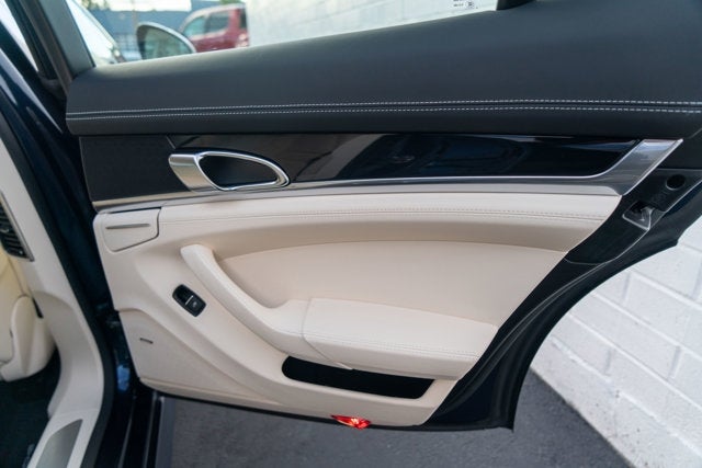 2015 Porsche Panamera 4