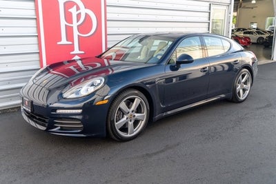 2015 Porsche Panamera 4