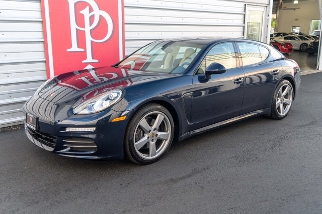 2015 Porsche Panamera 4
