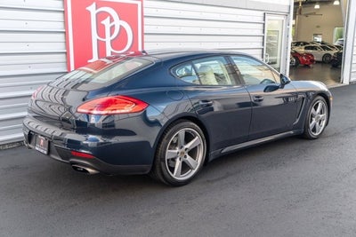 2015 Porsche Panamera 4