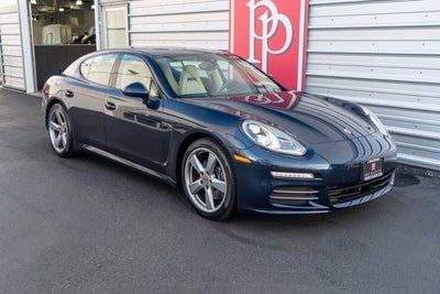 2015 Porsche Panamera 4