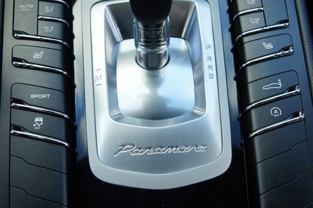 2012 Porsche Panamera 4dr HB