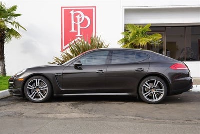 2014 Porsche Panamera 4