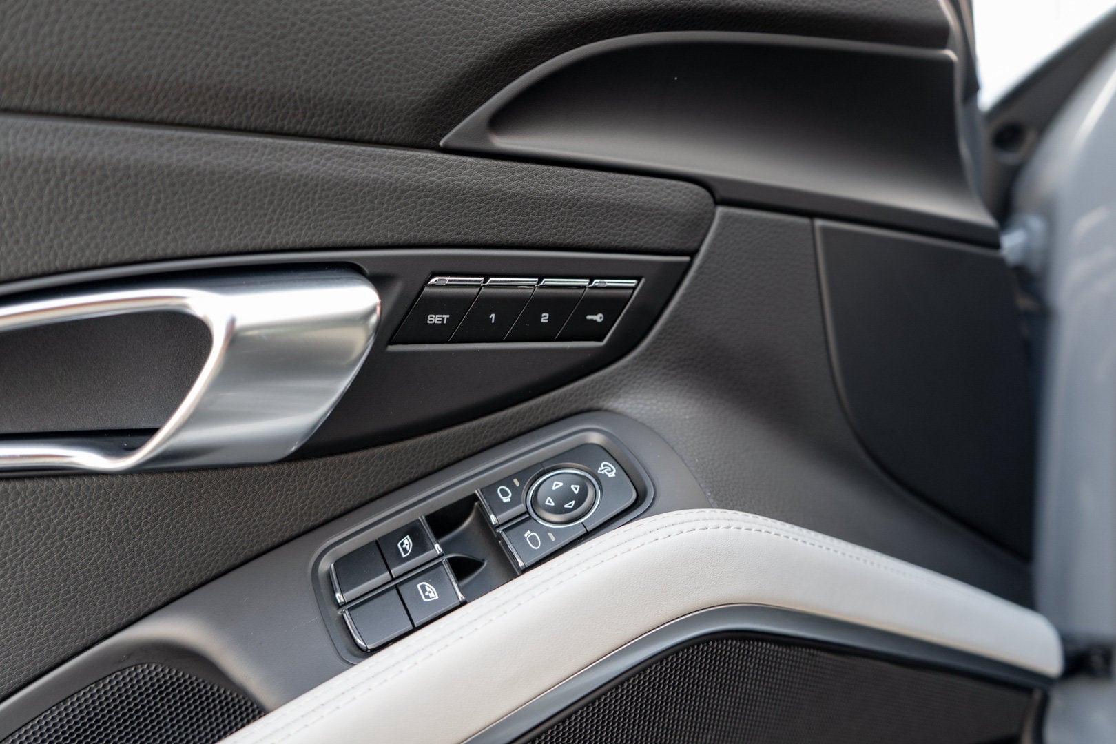 2024 Porsche 718 Cayman Style Edition