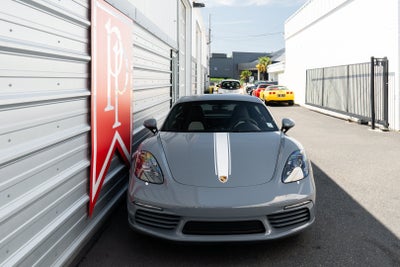 2024 Porsche 718 Cayman Style Edition