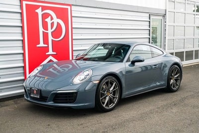 2017 Porsche 911 Carrera 4