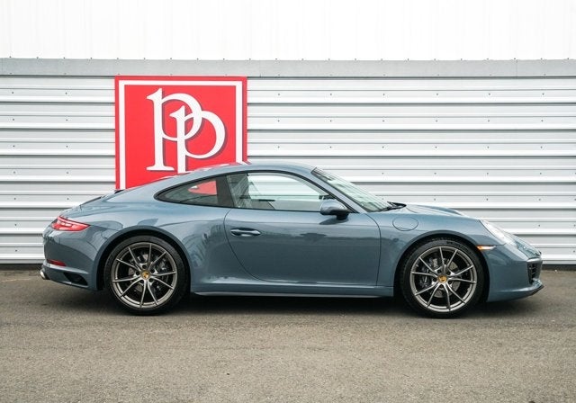 2017 Porsche 911 Carrera 4