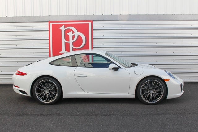 2018 Porsche 911 Carrera