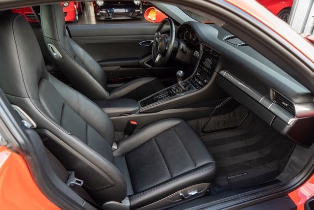 2017 Porsche 911 Carrera