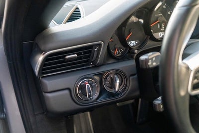 2018 Porsche 911 Carrera