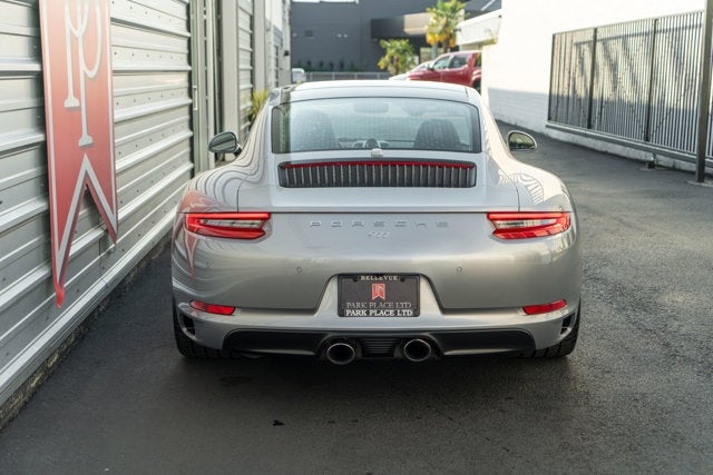 2018 Porsche 911 Carrera