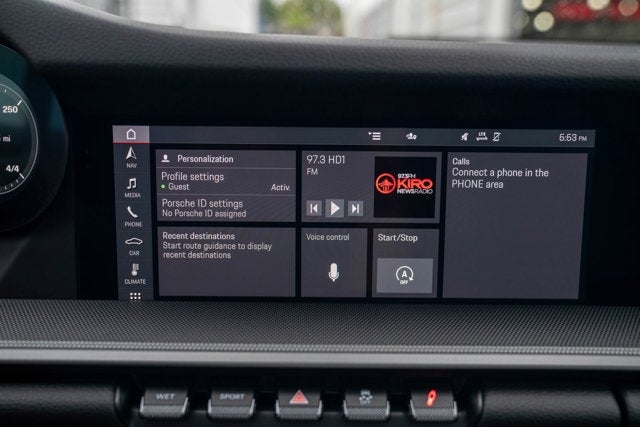 2020 Porsche 911 Carrera