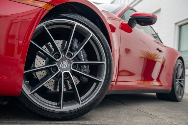 2020 Porsche 911 Carrera