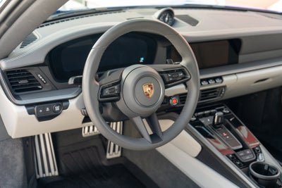 2025 Porsche 911 Carrera