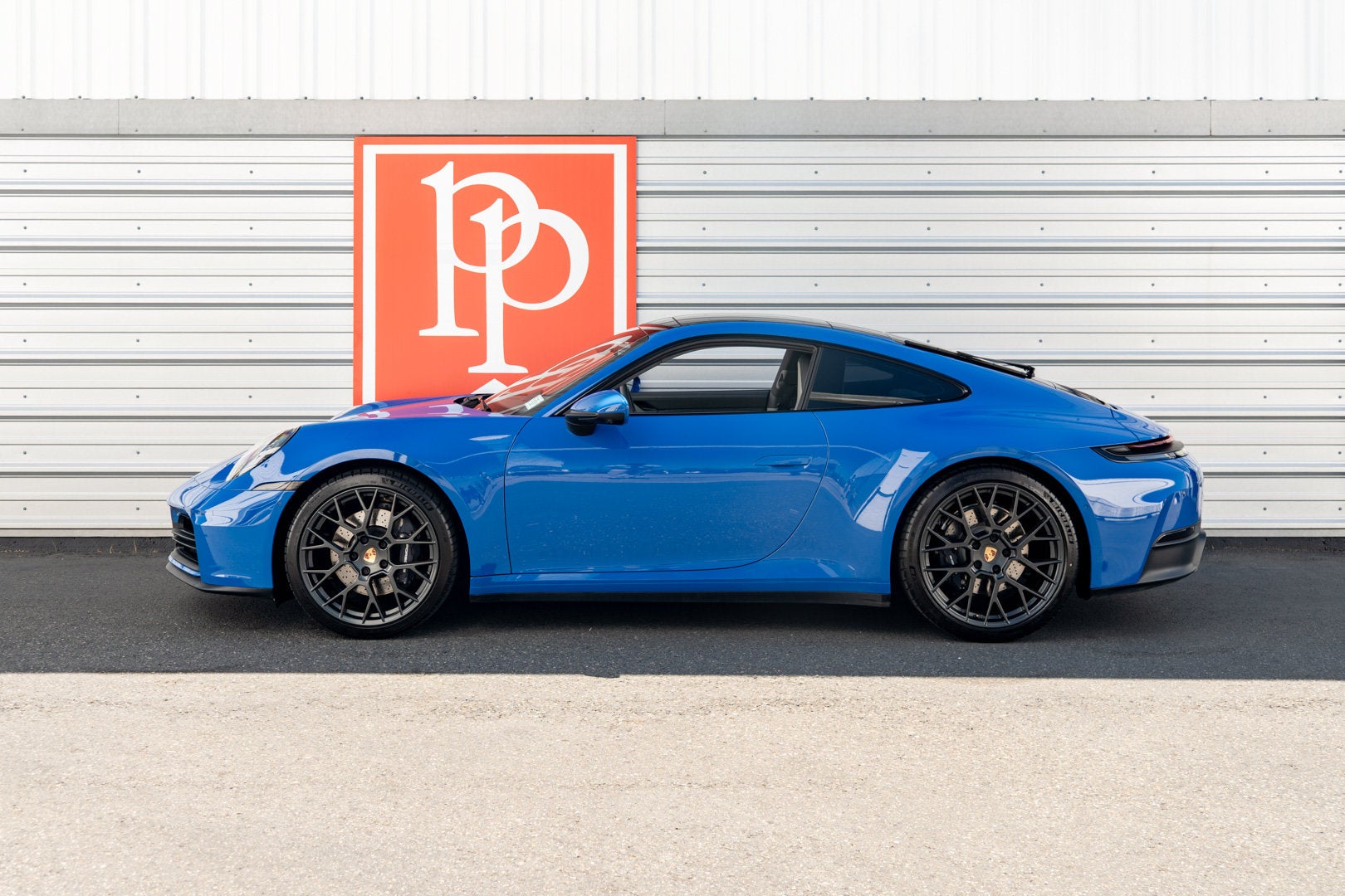 2025 Porsche 911 Carrera