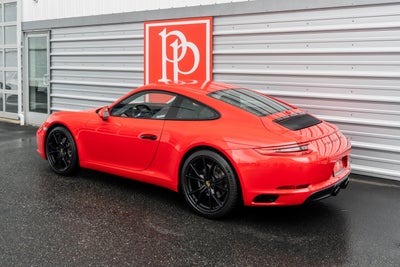 2018 Porsche 911 Carrera