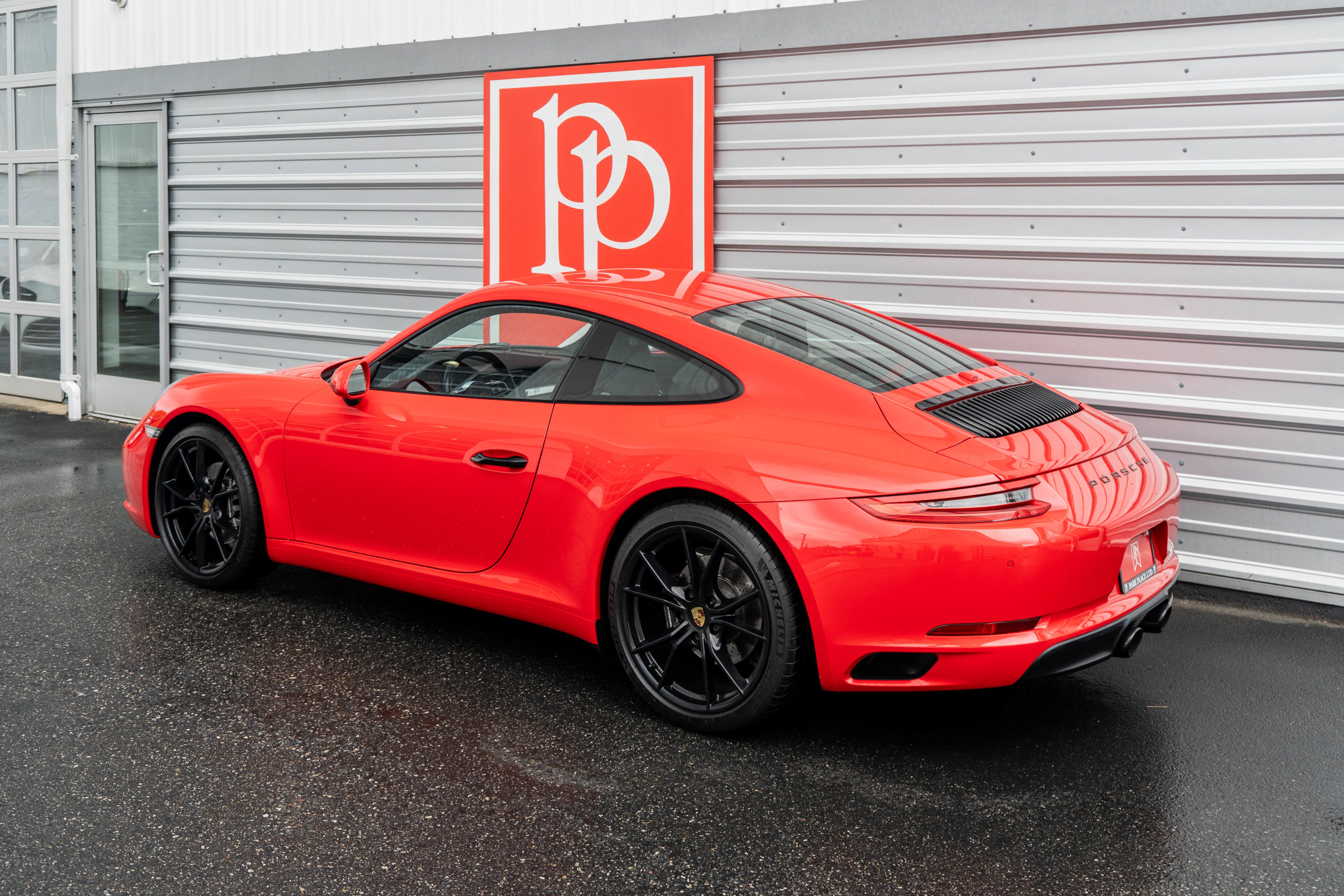 2018 Porsche 911 Carrera