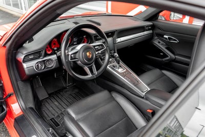2018 Porsche 911 Carrera