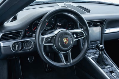 2019 Porsche 911 Carrera