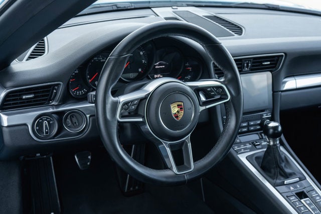 2019 Porsche 911 Carrera