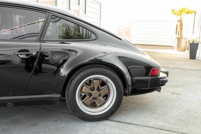 1989 Porsche 911 Carrera 2dr Coupe