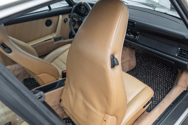 1990 Porsche 911 Carrera 4 2dr Coupe 4