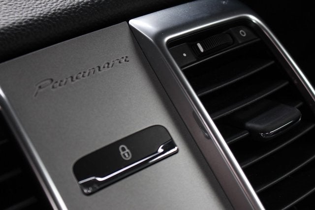 2016 Porsche Panamera S