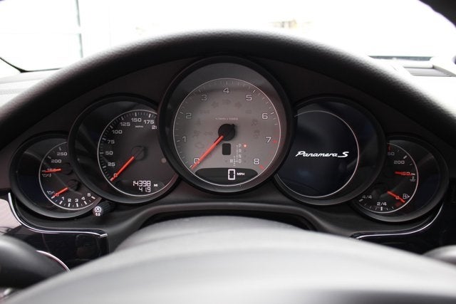 2016 Porsche Panamera S