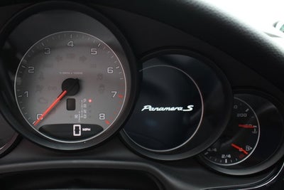 2016 Porsche Panamera S
