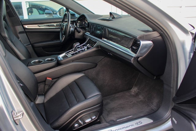 2017 Porsche Panamera 4S