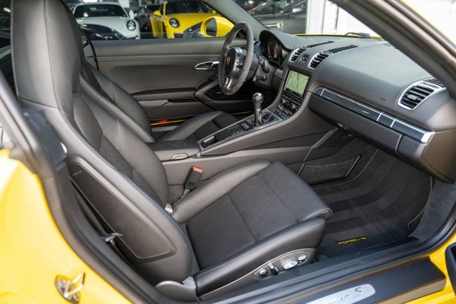 2016 Porsche Cayman S
