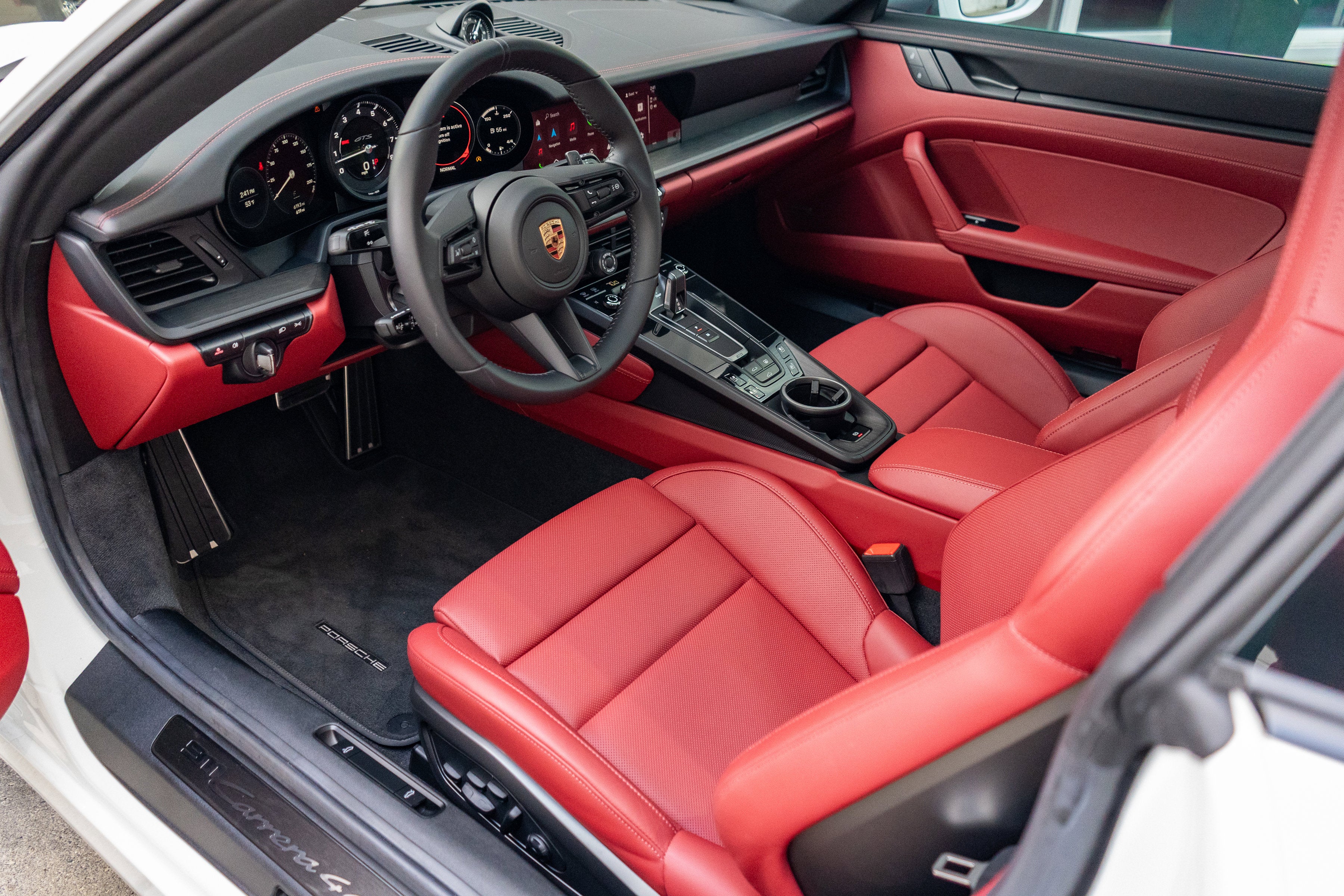 2024 Porsche 911 Carrera 4 GTS