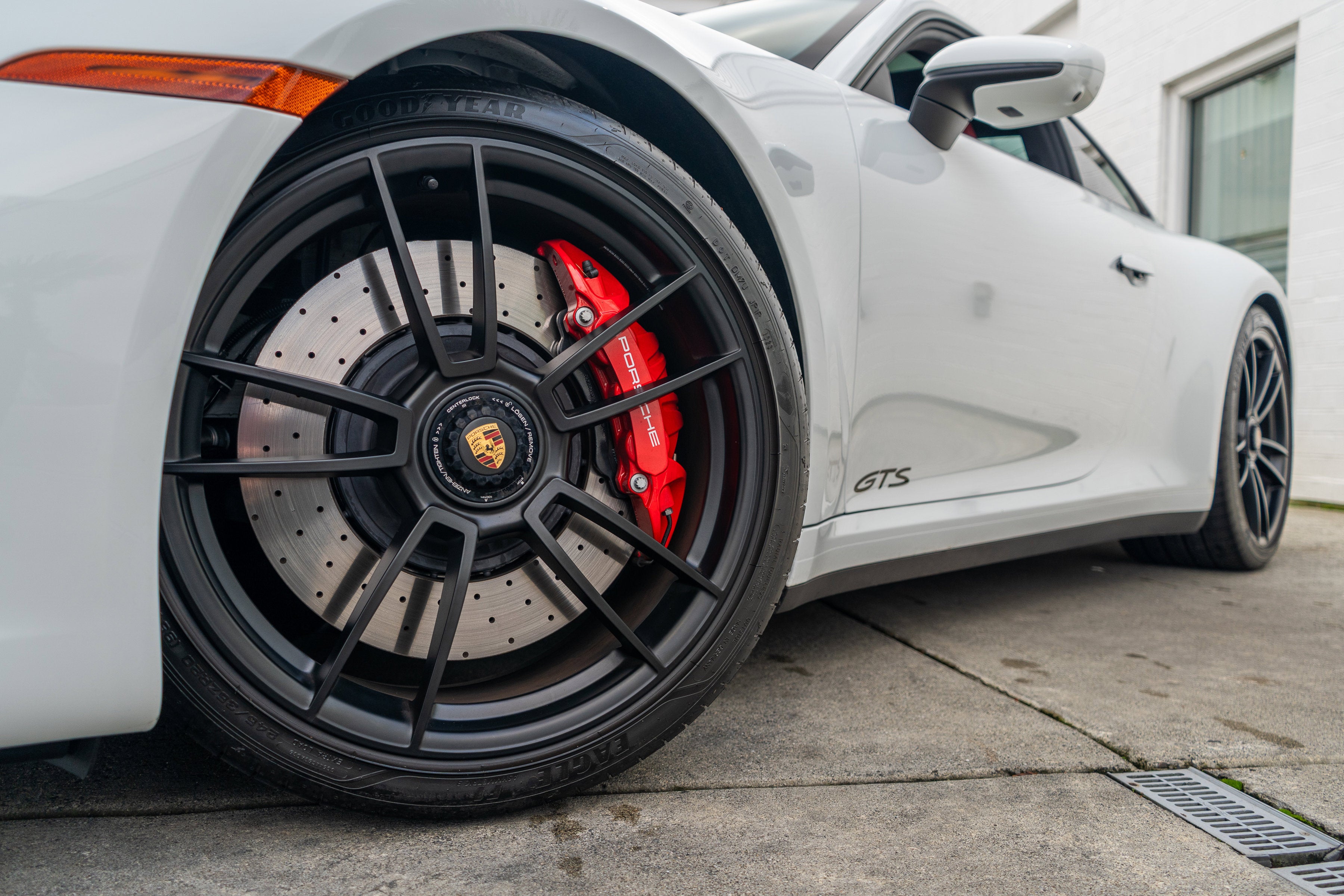 2024 Porsche 911 Carrera 4 GTS