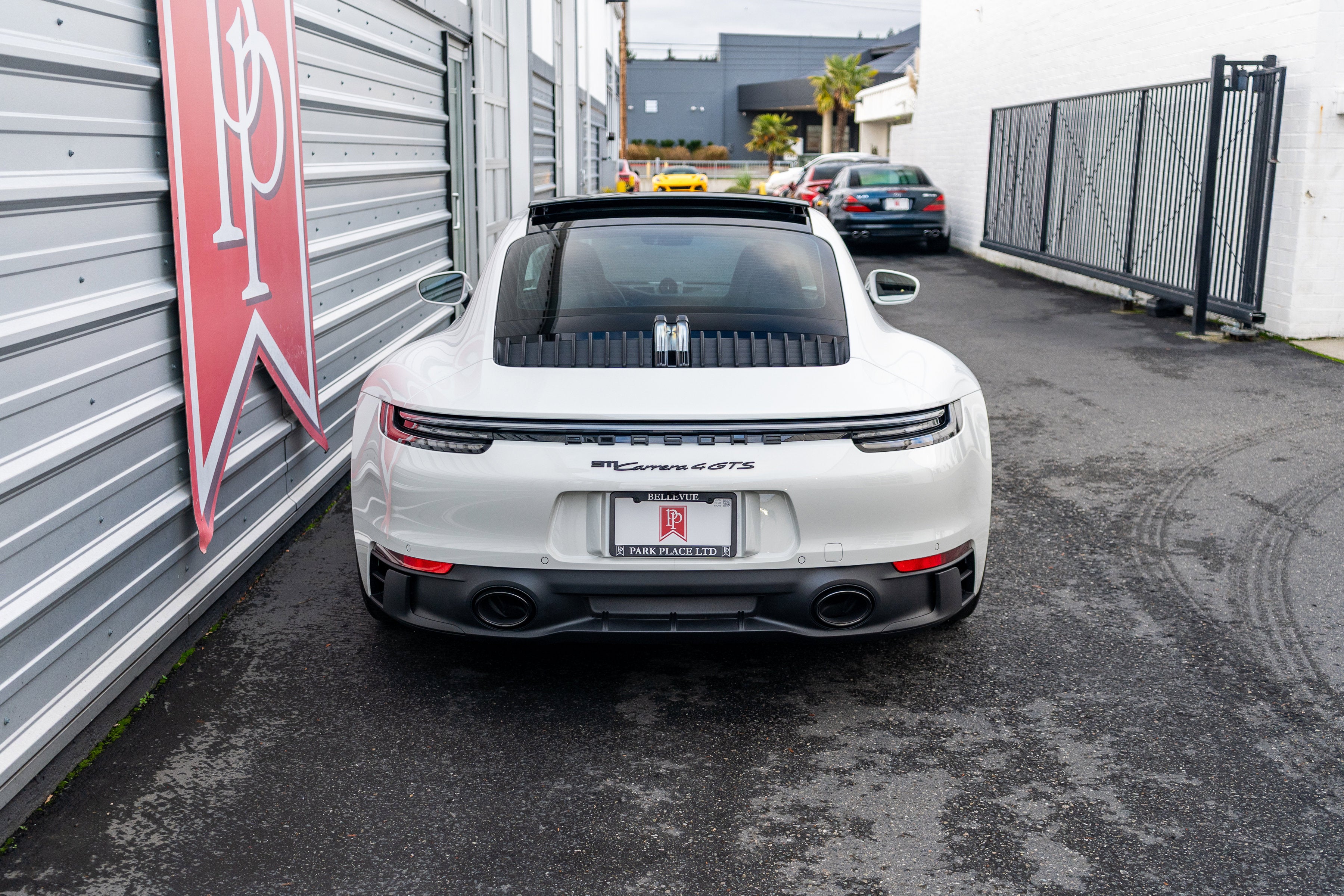 2024 Porsche 911 Carrera 4 GTS