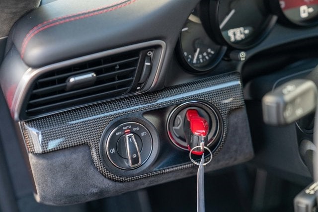 2017 Porsche 911 Carrera GTS