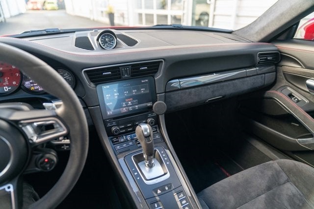 2017 Porsche 911 Carrera GTS