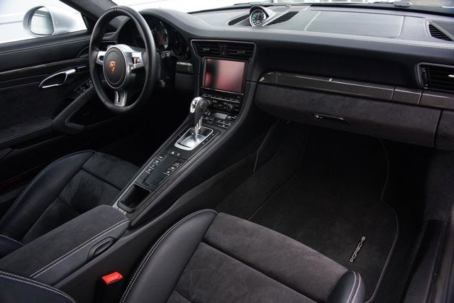 2015 Porsche 911 Carrera GTS