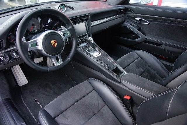 2015 Porsche 911 Carrera GTS