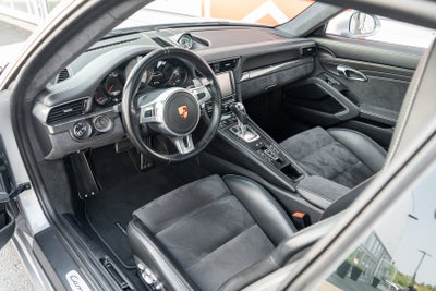 2016 Porsche 911 Carrera GTS