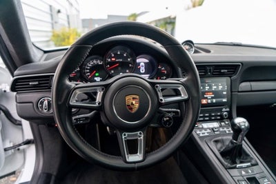 2017 Porsche 911 Carrera GTS
