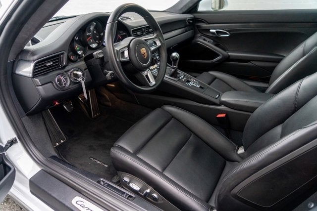 2017 Porsche 911 Carrera GTS