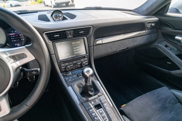 2015 Porsche 911 Carrera GTS