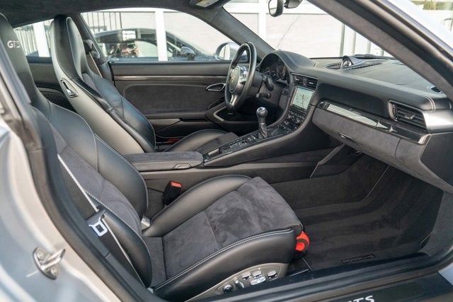 2015 Porsche 911 Carrera GTS