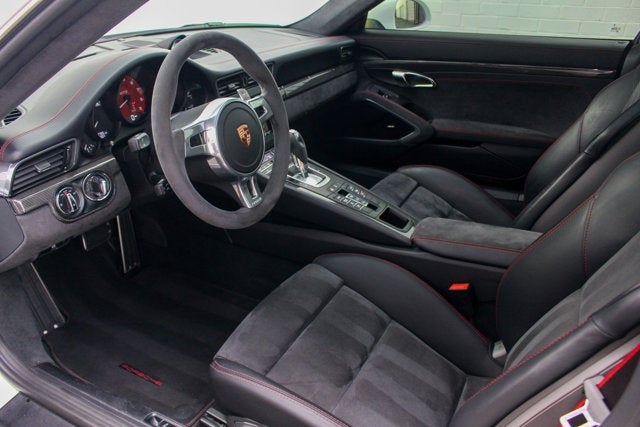 2015 Porsche 911 Carrera GTS
