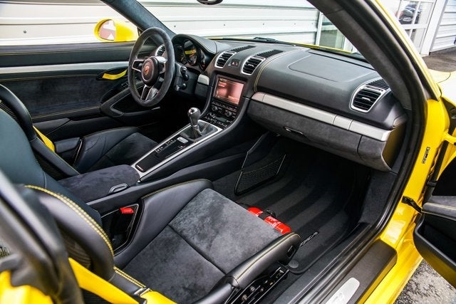 2016 Porsche Cayman GT4