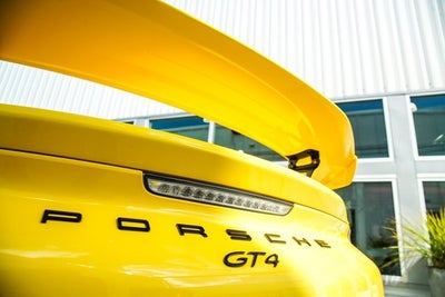2016 Porsche Cayman GT4