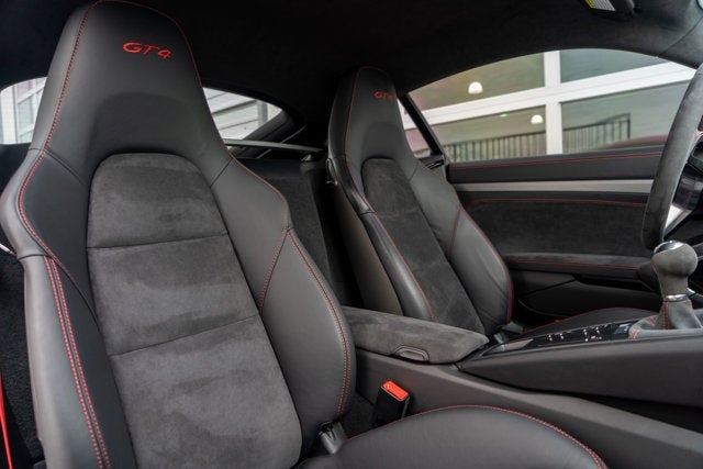 2016 Porsche Cayman GT4