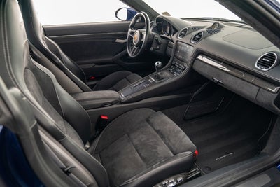 2020 Porsche 718 Cayman GT4